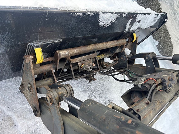 Valtra M150 med laster! 2004, kr 419 000,-