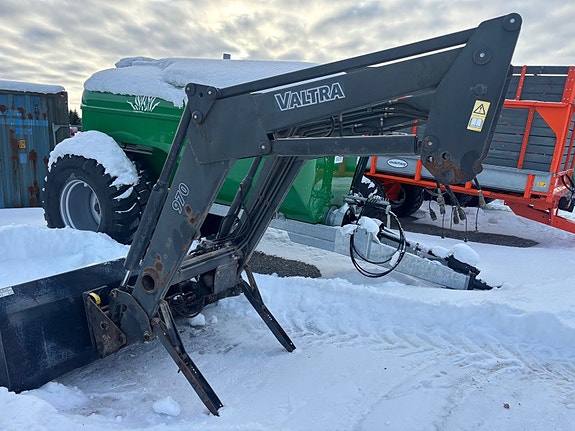 Valtra M150 med laster! 2004, kr 419 000,-