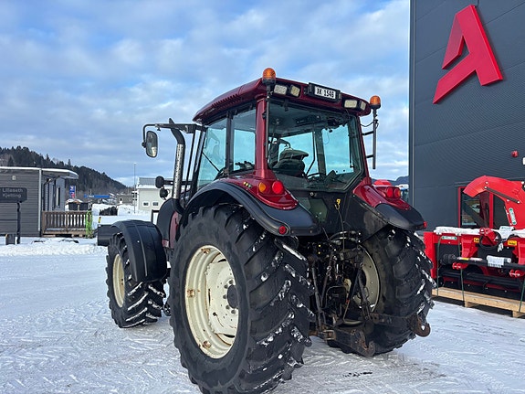 Valtra M150 med laster! 2004, kr 419 000,-