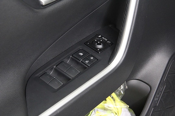 Toyota RAV4 Plug-in Hybrid 21 of 30