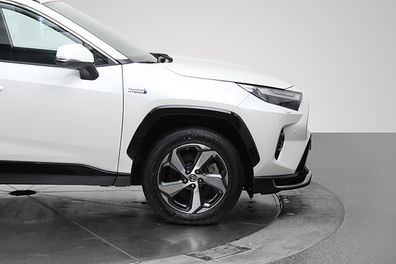 Toyota RAV4 Plug-in Hybrid 11 of 30