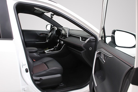Toyota RAV4 Plug-in Hybrid 14 of 30