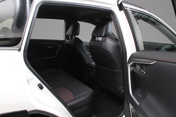 Toyota RAV4 Plug-in Hybrid 15 of 30