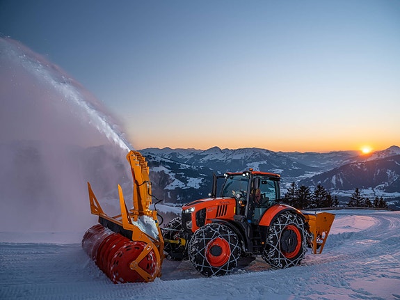 Kubota M7-174 KVT 8 of 17