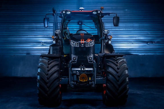 Kubota M7-174 KVT 4 of 17