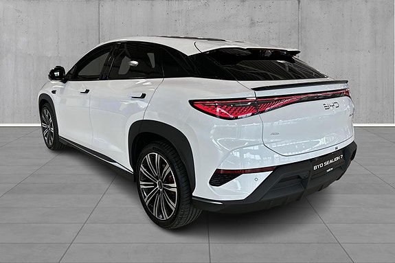 BYD Sealion 7 3 of 5