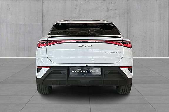 BYD Sealion 7 4 of 5