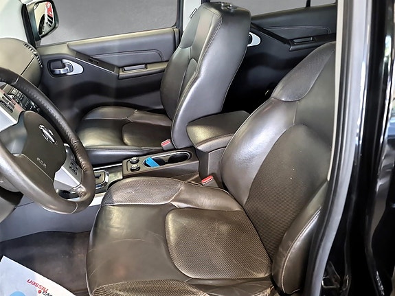 Nissan Pathfinder 7 of 11