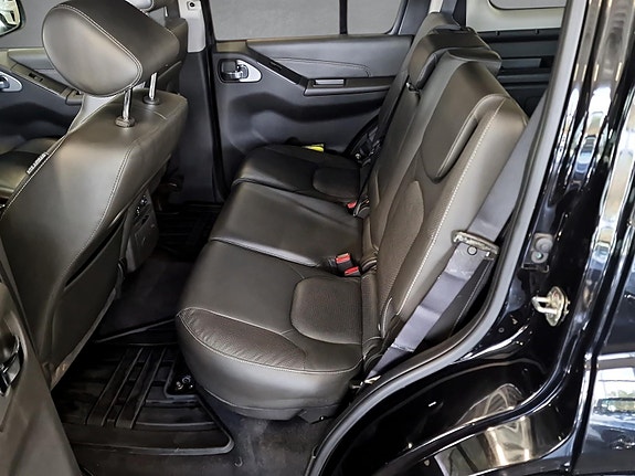 Nissan Pathfinder 6 of 11