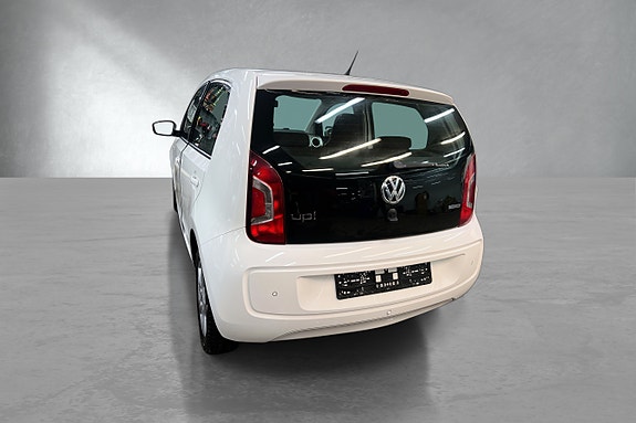 Volkswagen UP! 5 of 16