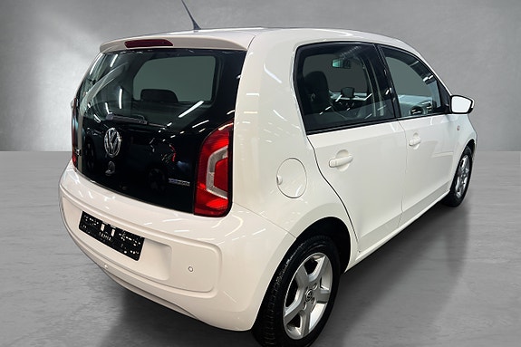 Volkswagen UP! 8 of 16