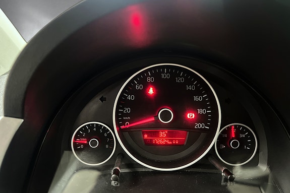 Volkswagen UP! 15 of 16