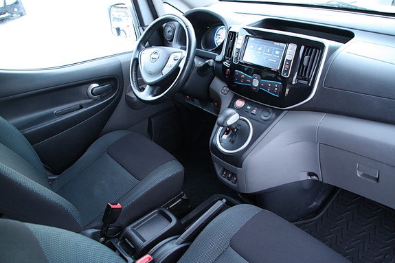 Nissan e-NV200 28 of 28