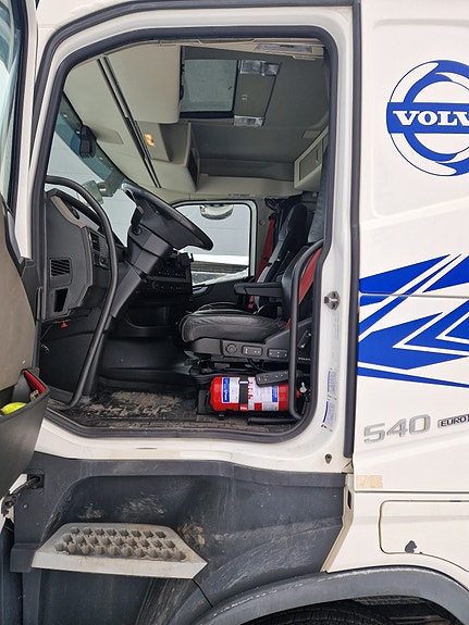 Volvo FH 540 6x4 11 of 15