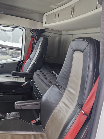 Volvo FH 540 6x4 15 of 15