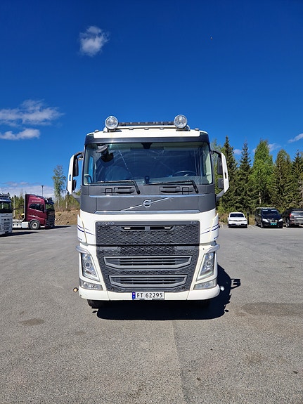 Volvo FH 540 6x4 3 of 15