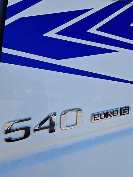 Volvo FH 540 6x4 6 of 15