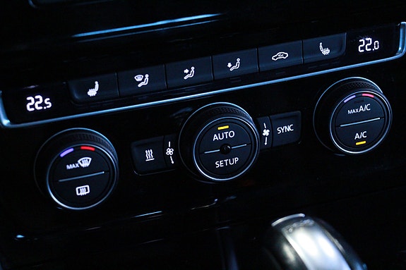 Volkswagen Golf VII 10 of 16