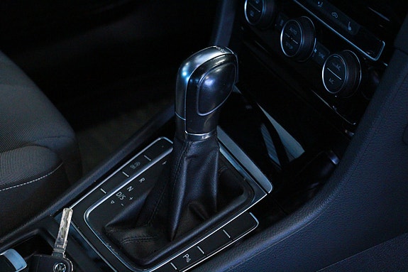 Volkswagen Golf VII 7 of 16