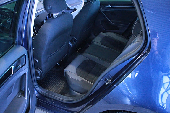 Volkswagen Golf VII 15 of 16