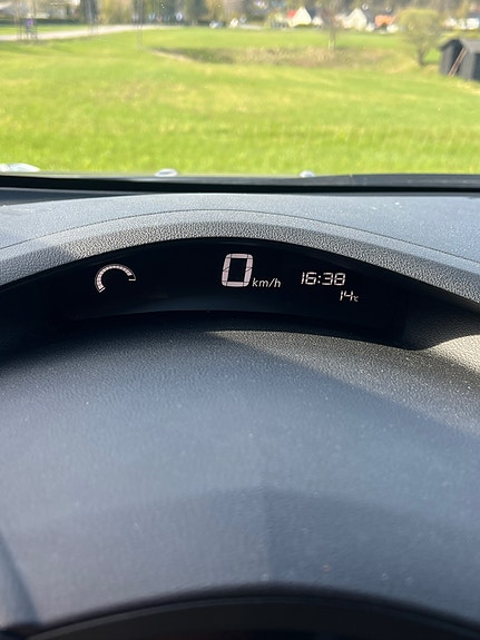Nissan Leaf 4 of 30