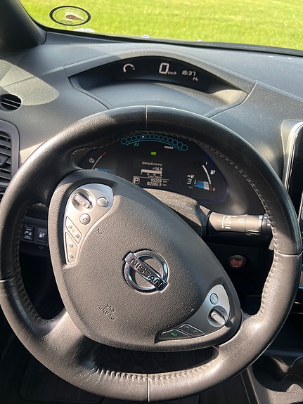 Nissan Leaf 7 of 30