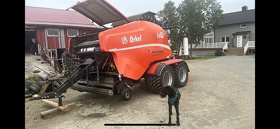 Orkel HIQ Rundballepresse ventes inn