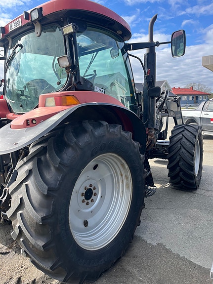 CASE IH MXU 135 3 of 11