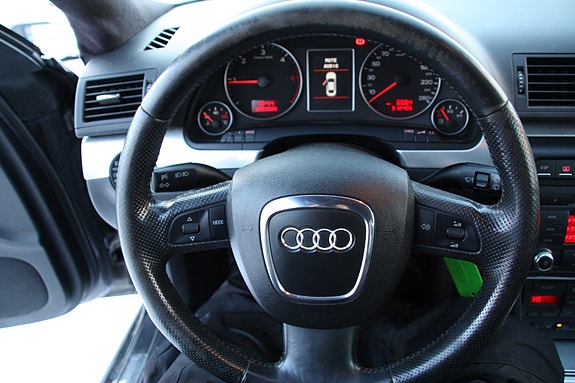 Audi A4 12 of 23