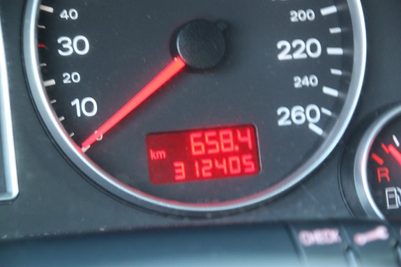 Audi A4 15 of 23