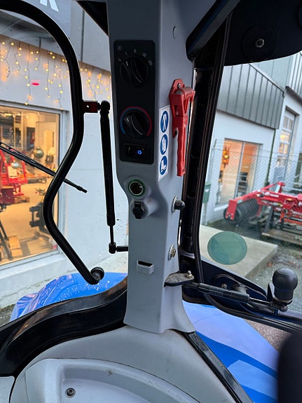 New Holland T6020 2010, kr 425 000,-