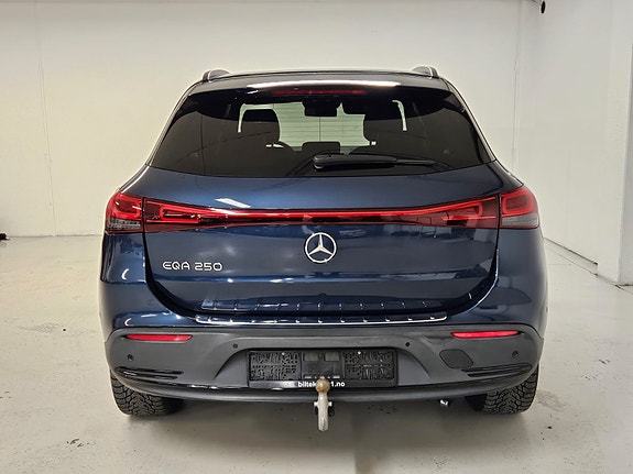 Mercedes-Benz EQA 4 of 5