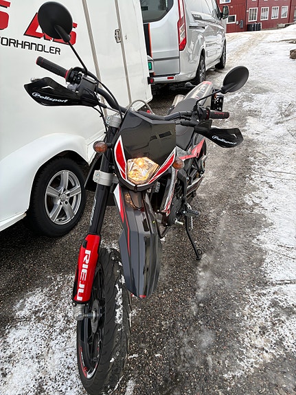 Rieju Marathon 125 Pro SM 7 of 7