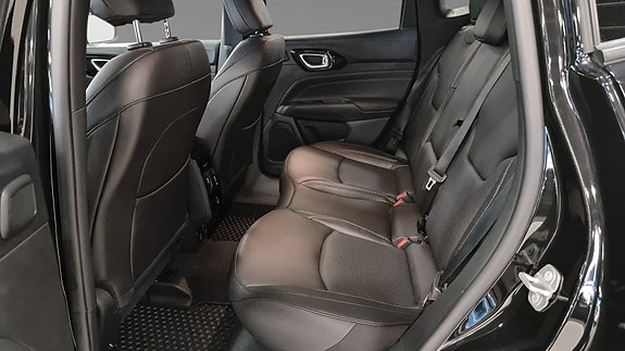 Jeep Compass 16 of 24
