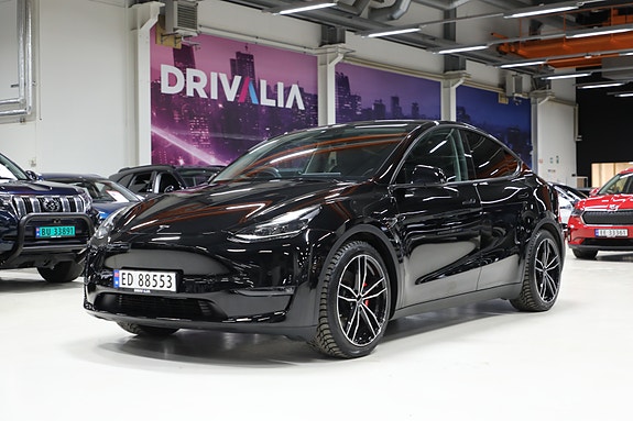 Tesla Model Y 2 of 5