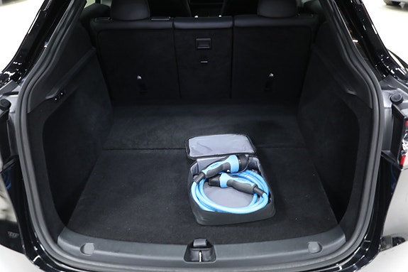 Tesla Model Y 12 of 30