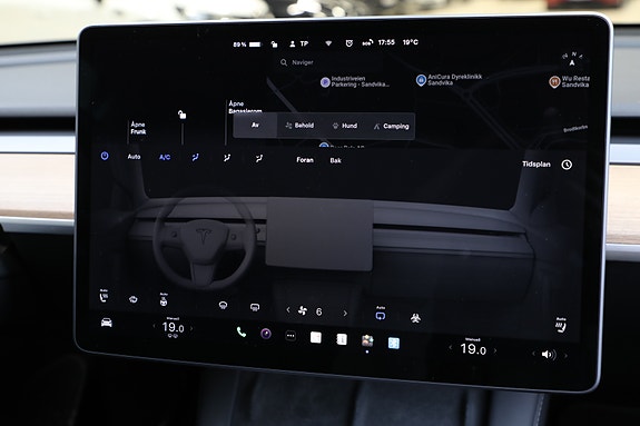 Tesla Model Y 26 of 30