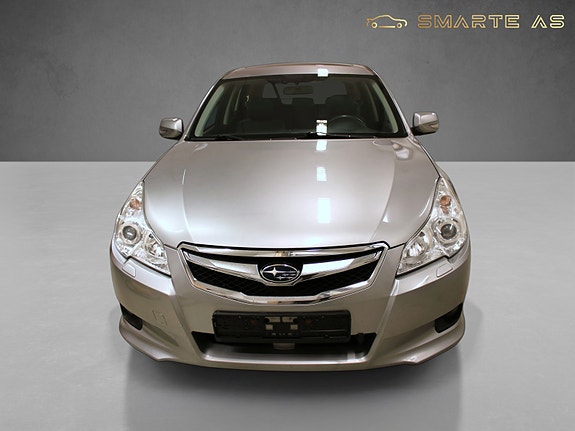 Subaru Legacy 2 of 5