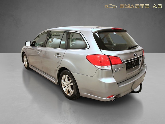 Subaru Legacy 5 of 5