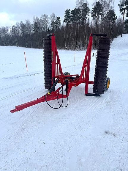 Väderstad HV 4,2 M med  nye lager på alle seksjoner selges