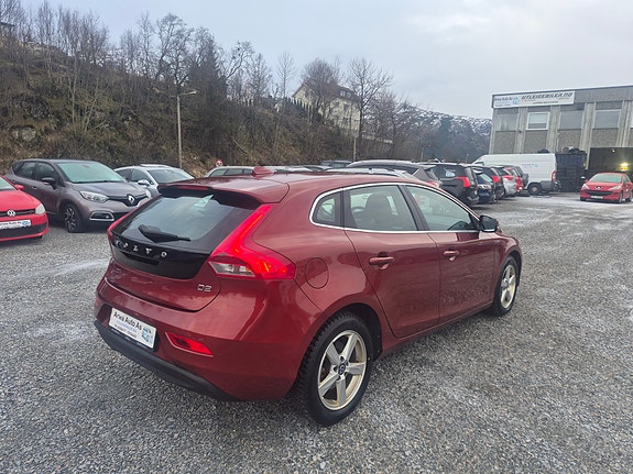Volvo V40 4 of 5
