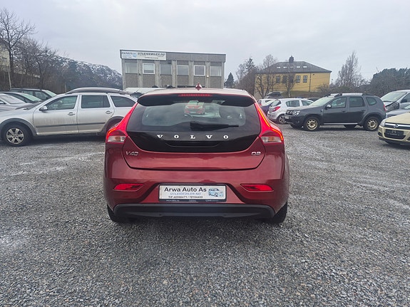 Volvo V40 5 of 5