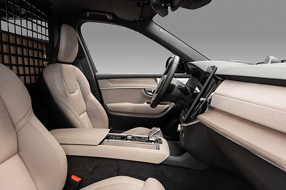 Volvo XC90 26 of 28