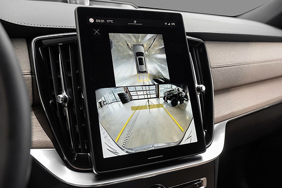 Volvo XC90 12 of 28