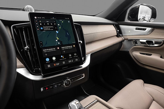Volvo XC90 13 of 28