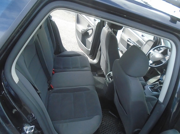 Volkswagen Golf 12 of 12