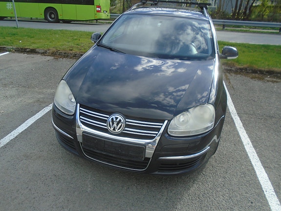 Volkswagen Golf 3 of 5