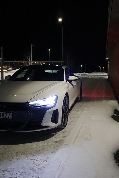 Audi e-tron GT 24 of 30