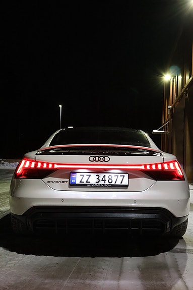 Audi e-tron GT 2 of 30