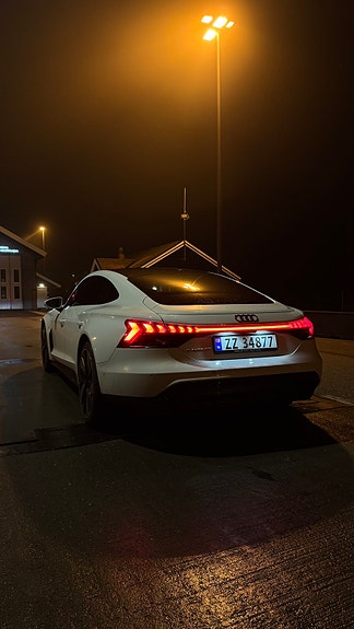 Audi e-tron GT 28 of 30